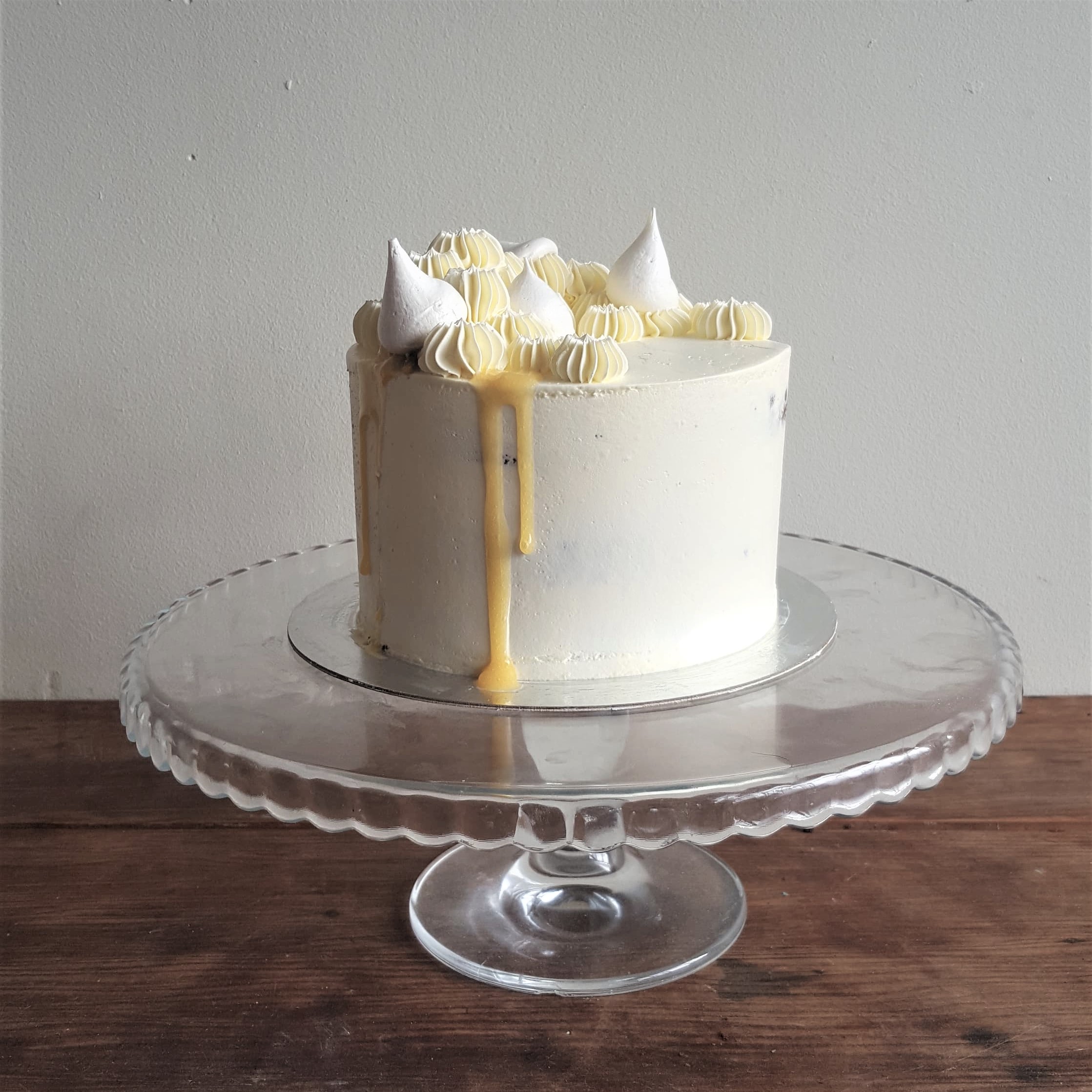 Meringue And Drip- Classic Cake