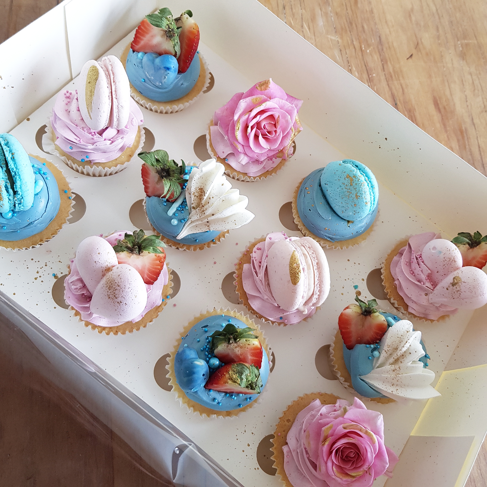 Luxe Gender Reveal Cupcake Box