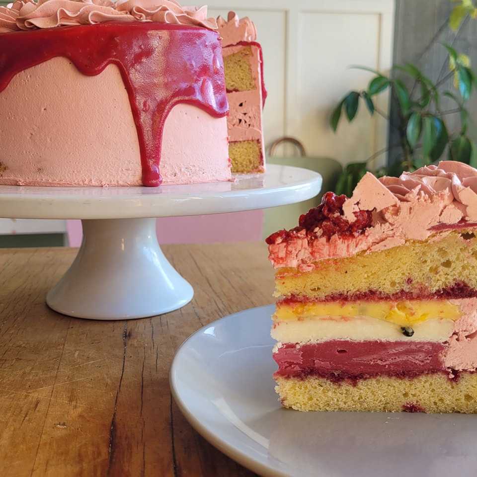 Custom Luxe Flavoured Cake